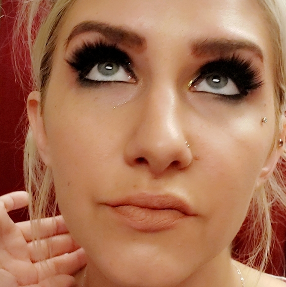 Make up - Picture 3 of 6